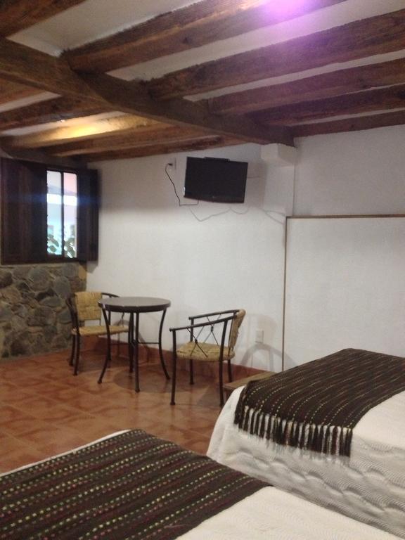 Hotel Meson Del Romero Tapalpa Quarto foto